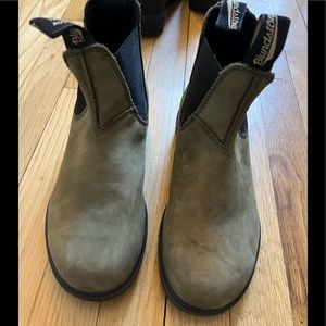 Blunstone suede youth Chelsea boot rainproof